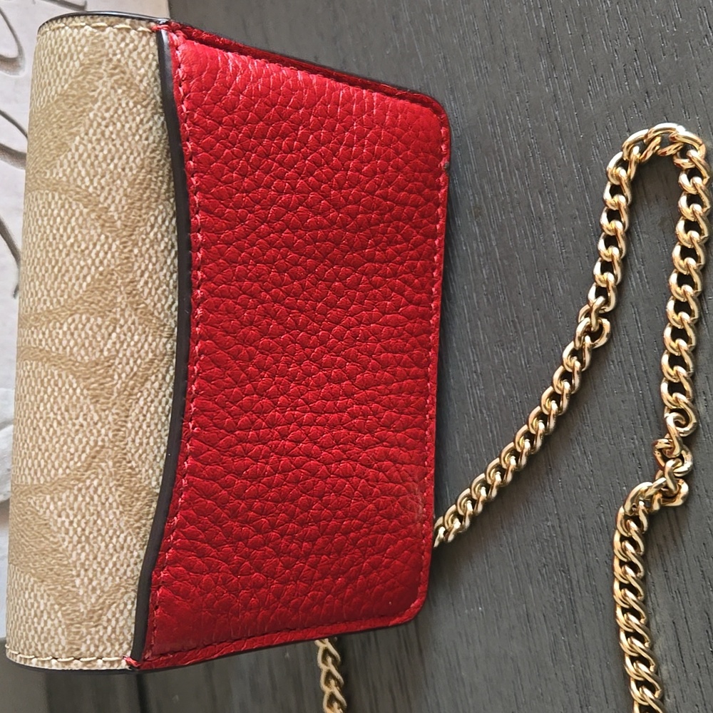 Coach Mini Beige Crossbody Bag with Gold Chain - Picture 2 of 10